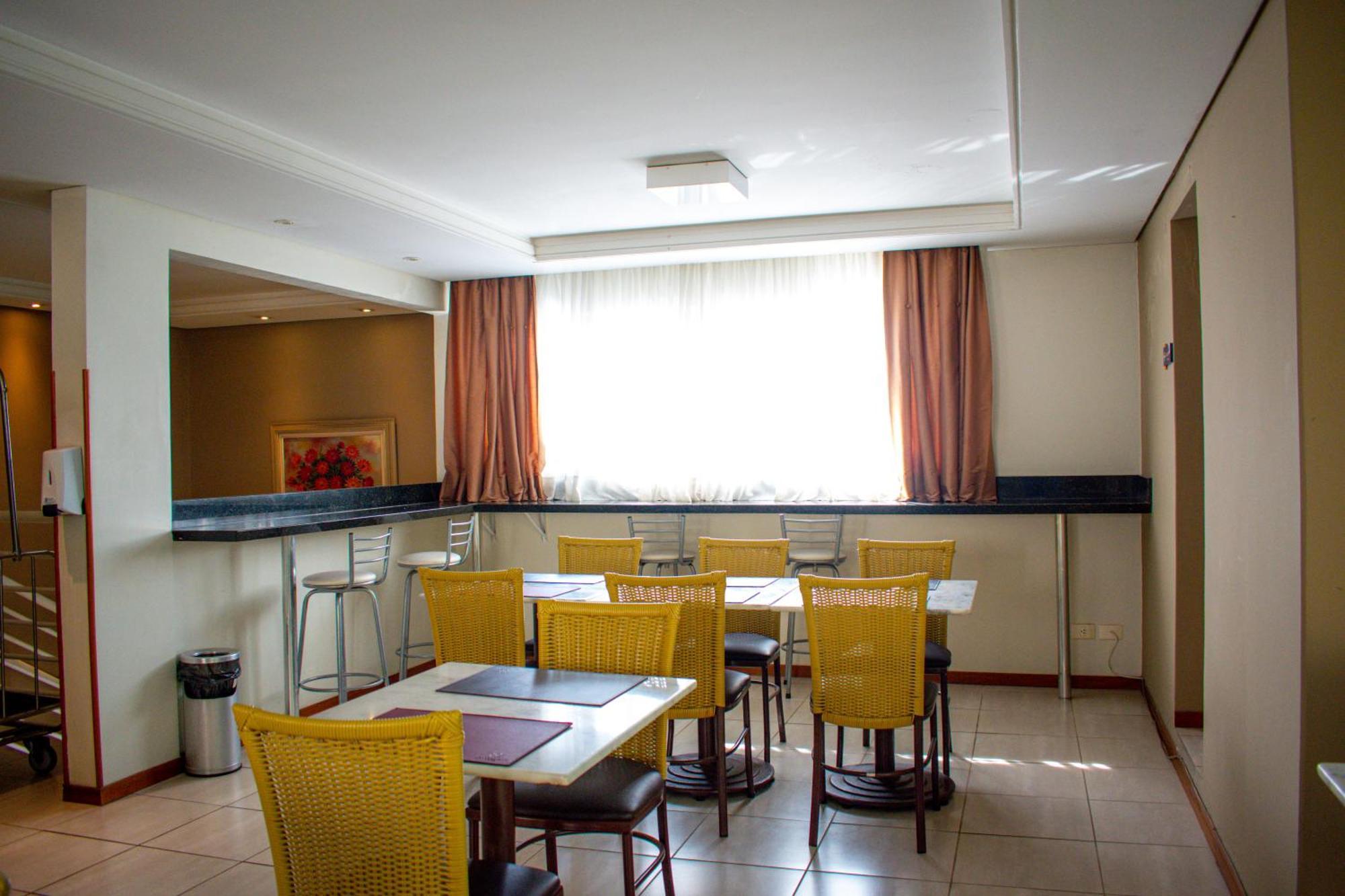 Barigui Park Hotel 3*